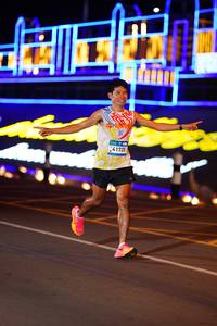 BIB: 41725
                            <button type="button" onclick="openModal(22834286)" class="btn btn-primary btn-sm float-right btn-popup" data-toggle="modal" data-target=".modal-high-quality">
                        <i class="fas fa-shopping-cart"></i> Add to Cart
                    </button>
                                            <button type="button" onclick="isThisMe(22834286, true)" class="btn btn-success btn-sm float-right btn-popup btn-isme hidden" data-toggle="tooltip" data-placement="bottom" title="นี่คือรูปของคุณใช่ไหม คลิกที่นี่เพื่อเอาเข้าอัลบั้ม">
                        <i class="fas fa-plus"></i> Add to album
                    </button>
                    <button type="button" onclick="isThisMe(22834286, false)" class="btn btn-warning btn-sm float-right btn-popup btn-isnotme hidden">
                        <i class="fas fa-ban"></i> Remove from album
                    </button>